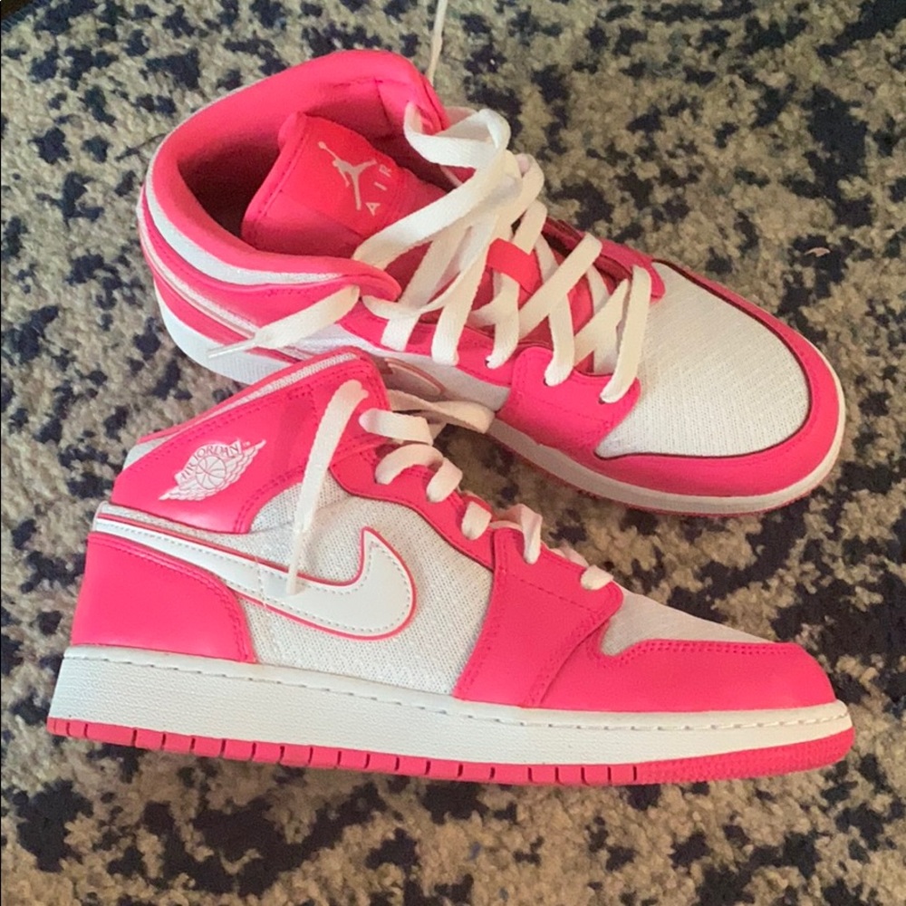 Pink nike air jordan’s